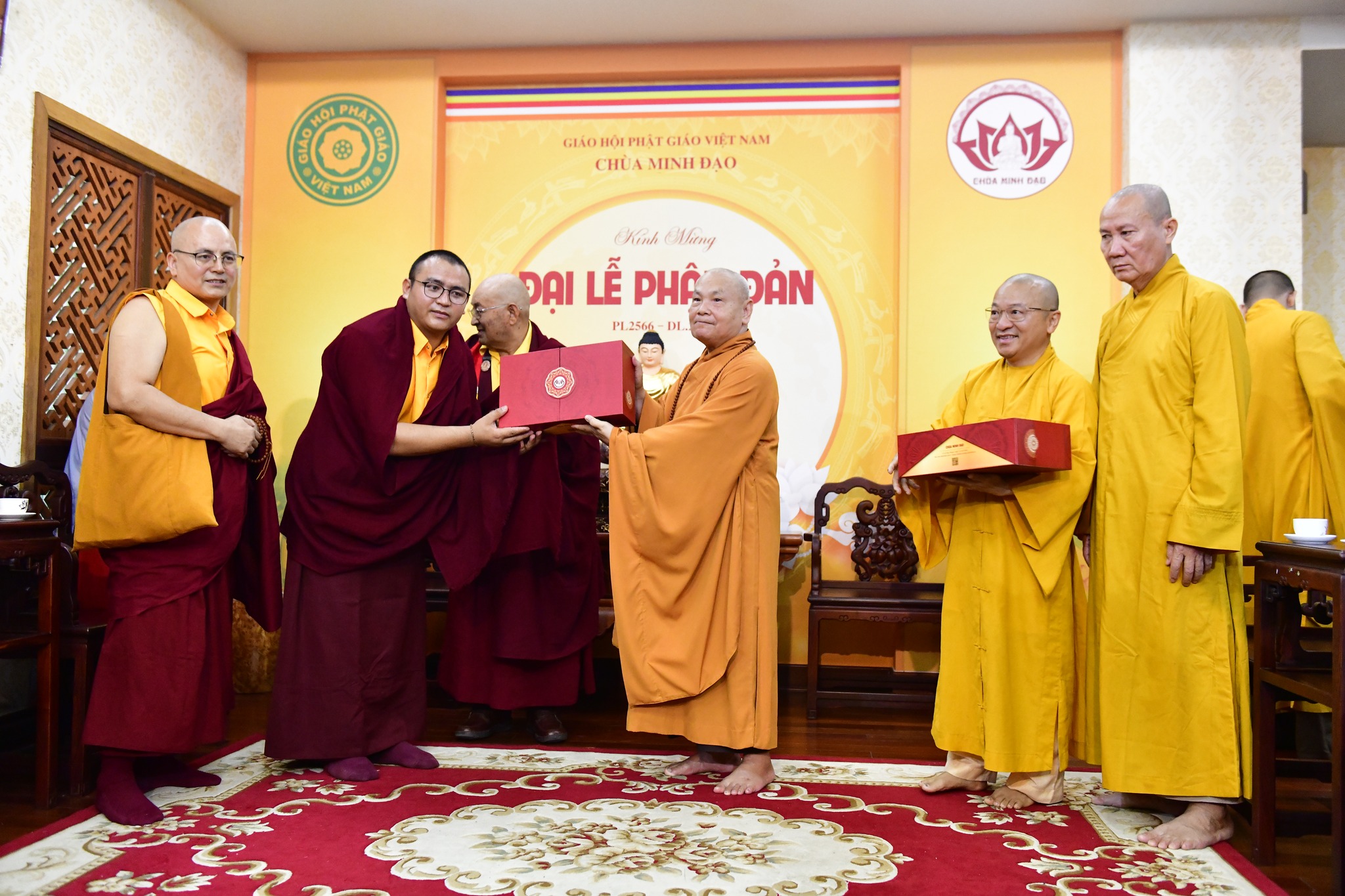 Phái đoàn dòng truyền thừa Drikung Kagyu tiếp kiến HT. Chủ tịch HĐTS GHPGVN