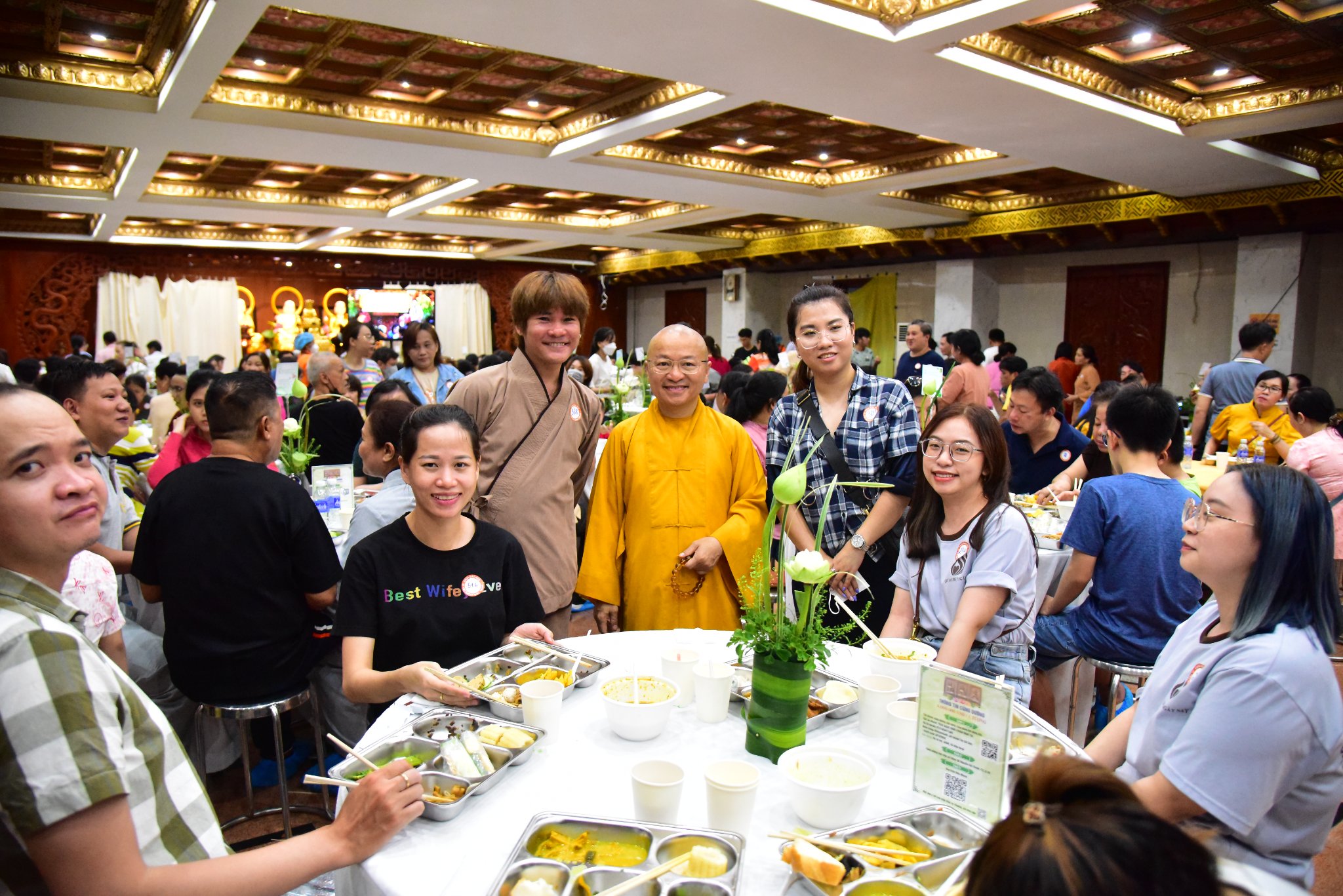 Hơn 1.300 lượt khách tham dự Tiệc Buffet chay gây quỹ xây dựng Chùa Quan Âm Đông Hải