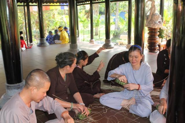 Gói Bánh Tét