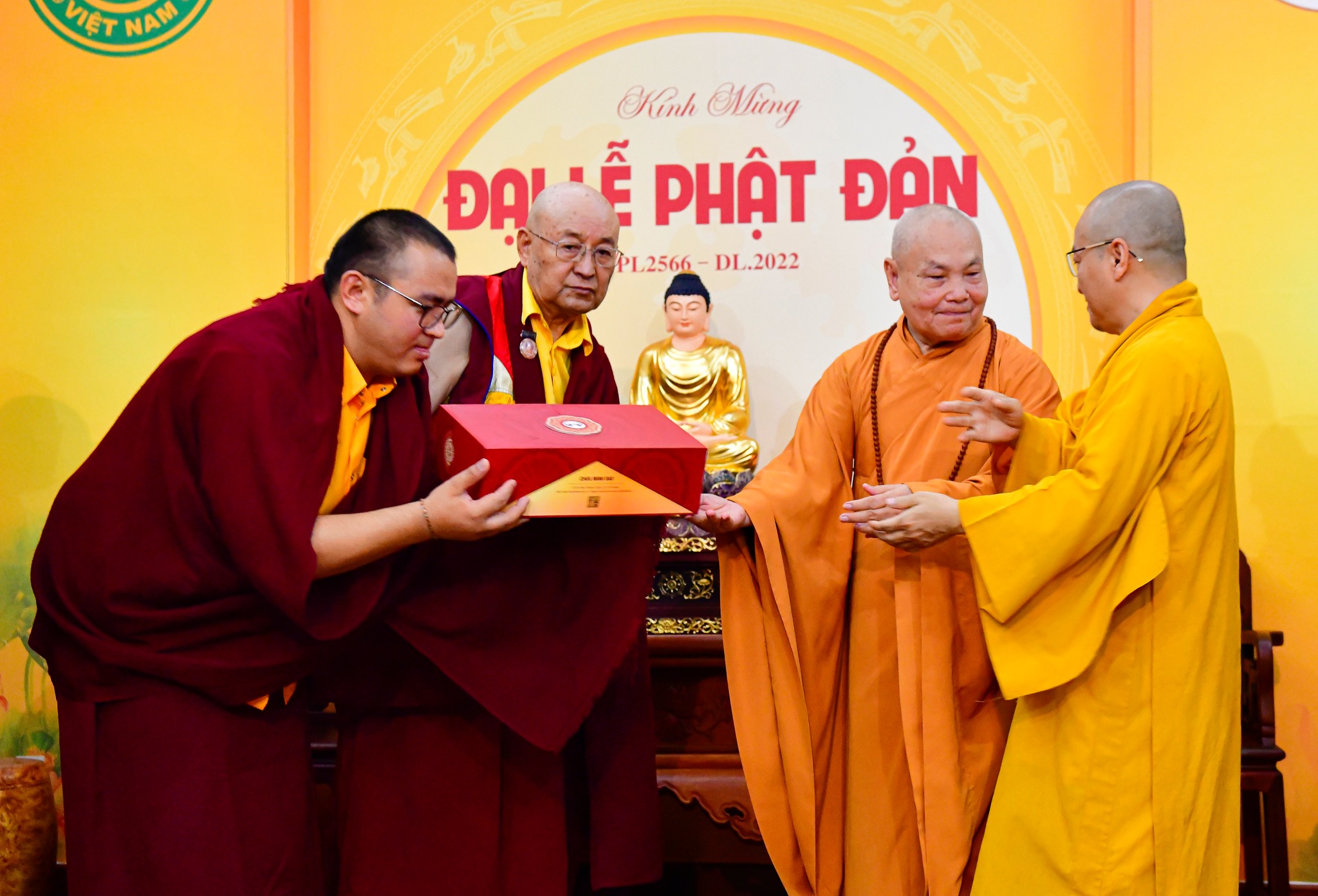 Phái đoàn dòng truyền thừa Drikung Kagyu tiếp kiến HT. Chủ tịch HĐTS GHPGVN