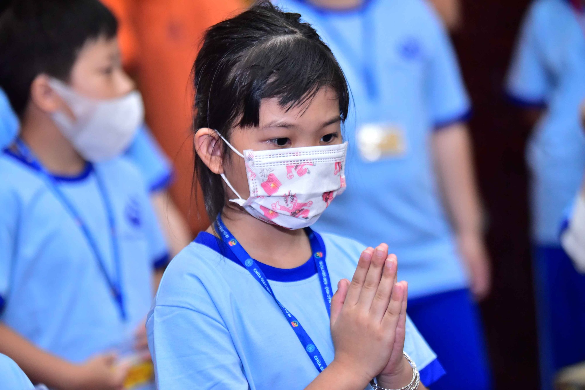 Cha mẹ ơi, cho con đến chùa học tập, vui chơi!