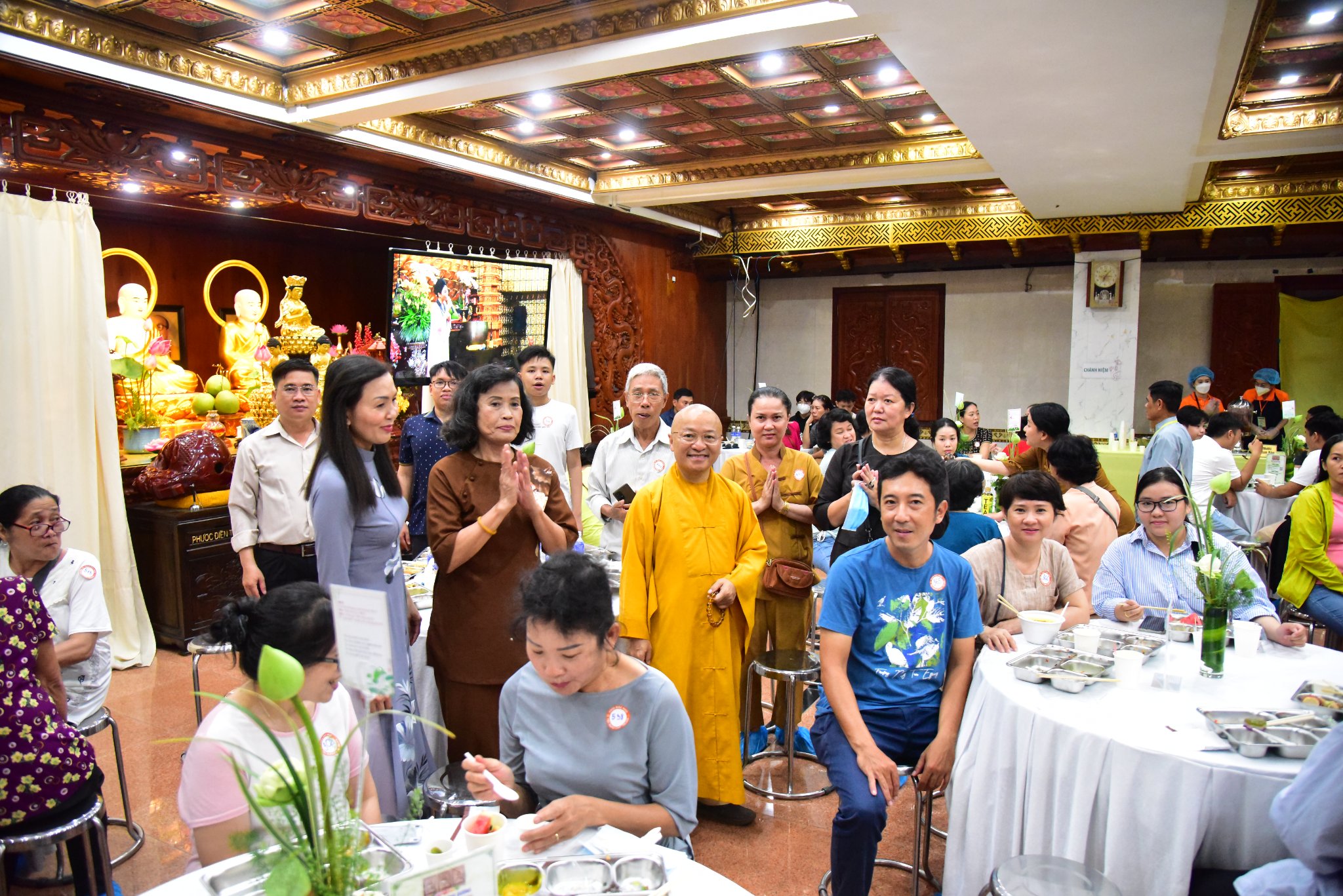 Hơn 1.300 lượt khách tham dự Tiệc Buffet chay gây quỹ xây dựng Chùa Quan Âm Đông Hải