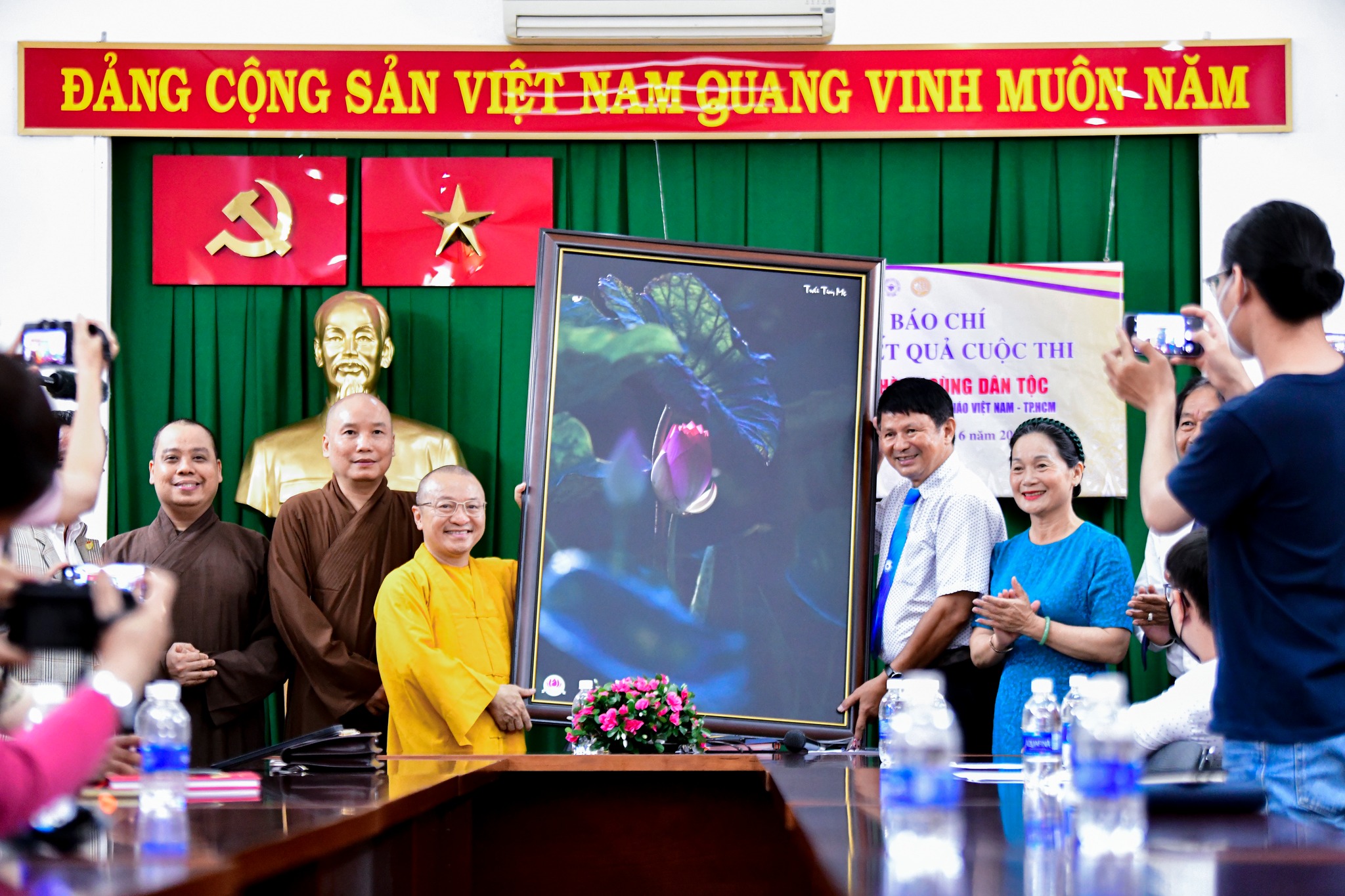 Họp báo &quot;Thông báo kết quả Cuộc thi Ảnh nghệ thuật: Phật giáo đồng hành cùng Dân tộc&quot;