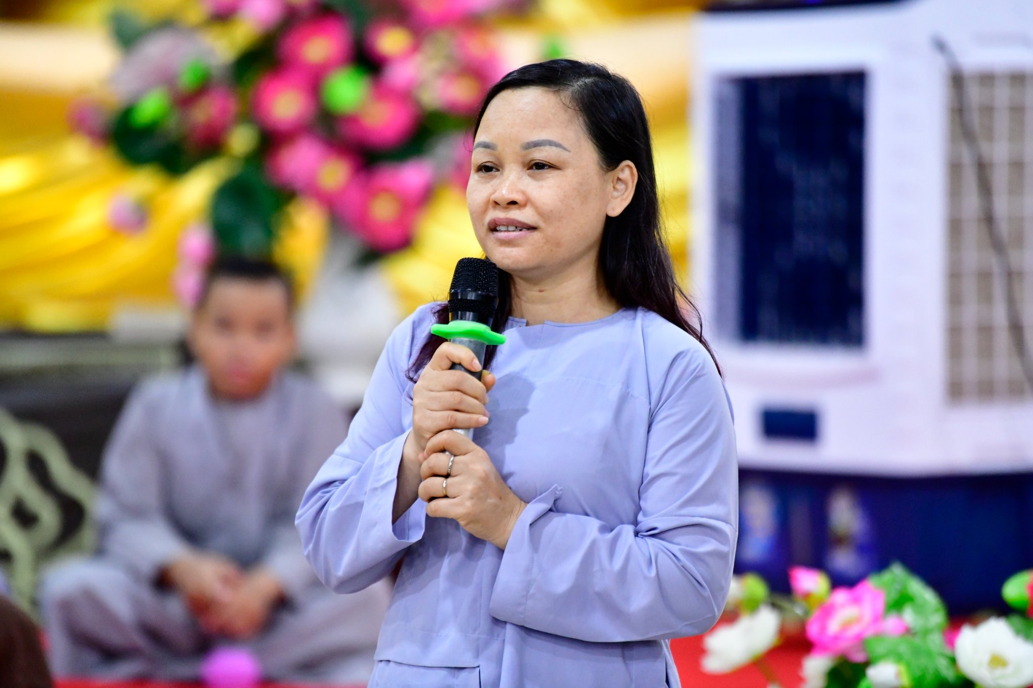 Thiêng liêng lễ &quot;Thắp nến tri ân cha mẹ&quot; trong Khóa tu Xuất Gia Báo Hiếu