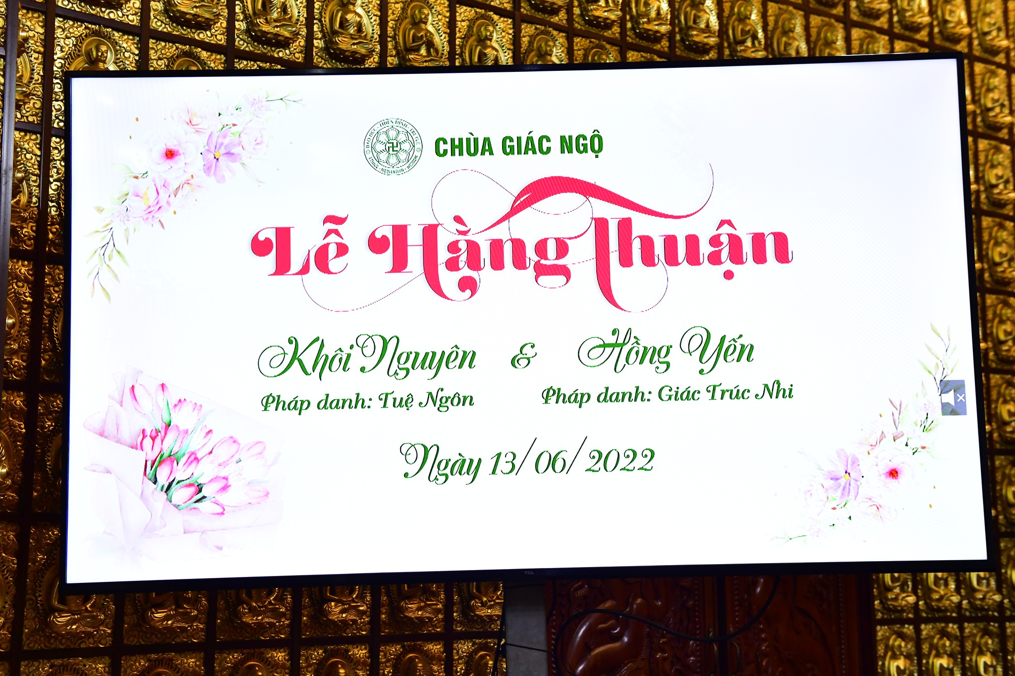 Vợ chồng xem nhau như đóa hoa, hôn nhân hạnh phúc mãi đến già