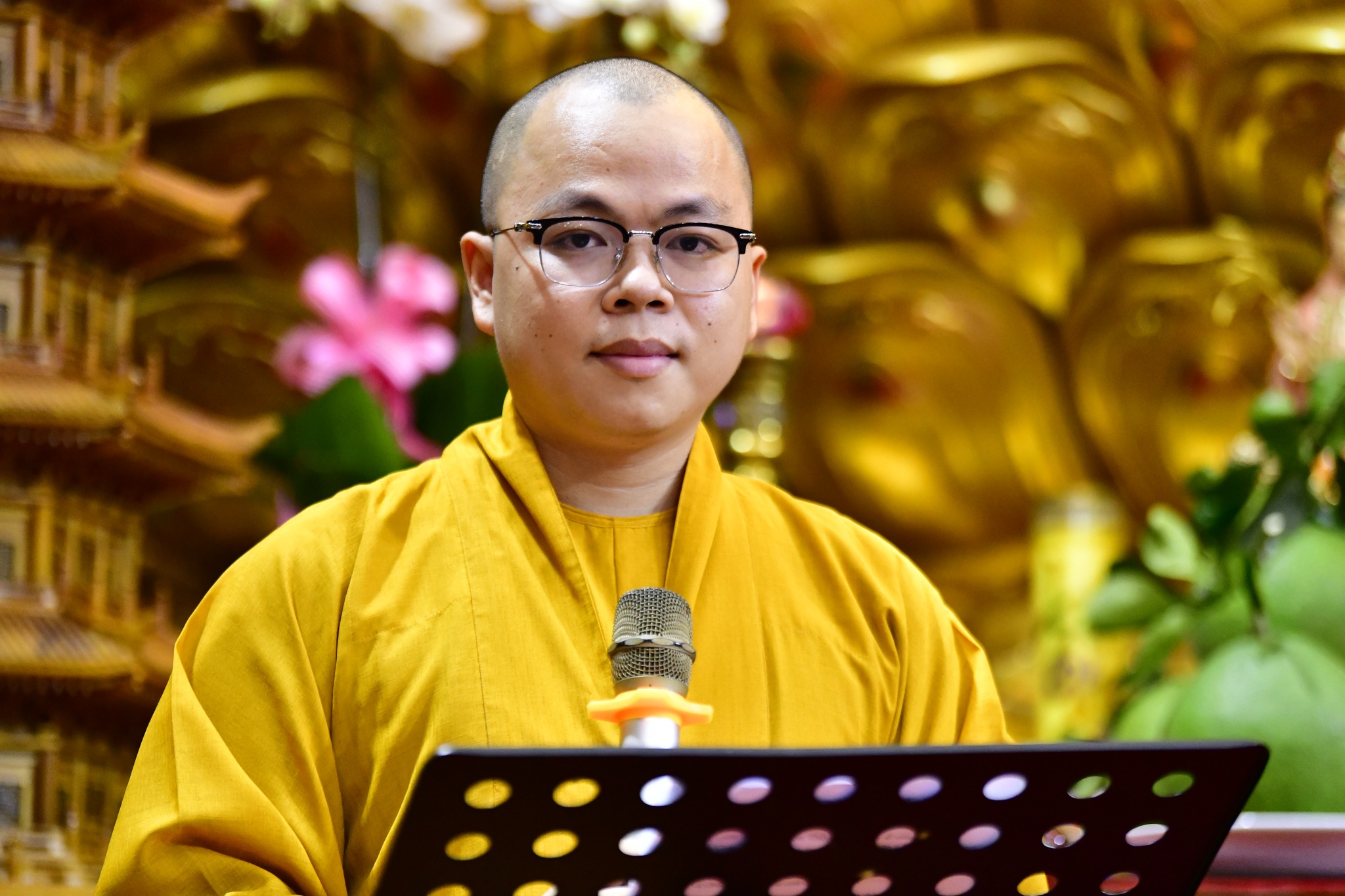 Vợ chồng xem nhau như đóa hoa, hôn nhân hạnh phúc mãi đến già