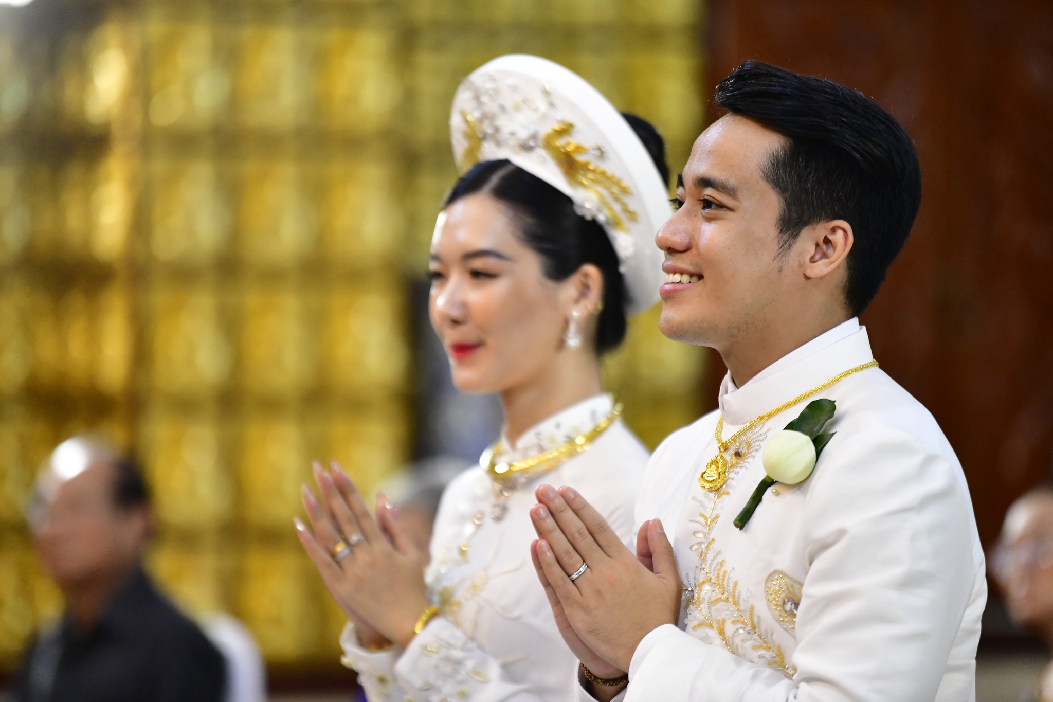 Vợ chồng thuận thảo, gia đình ấm êm