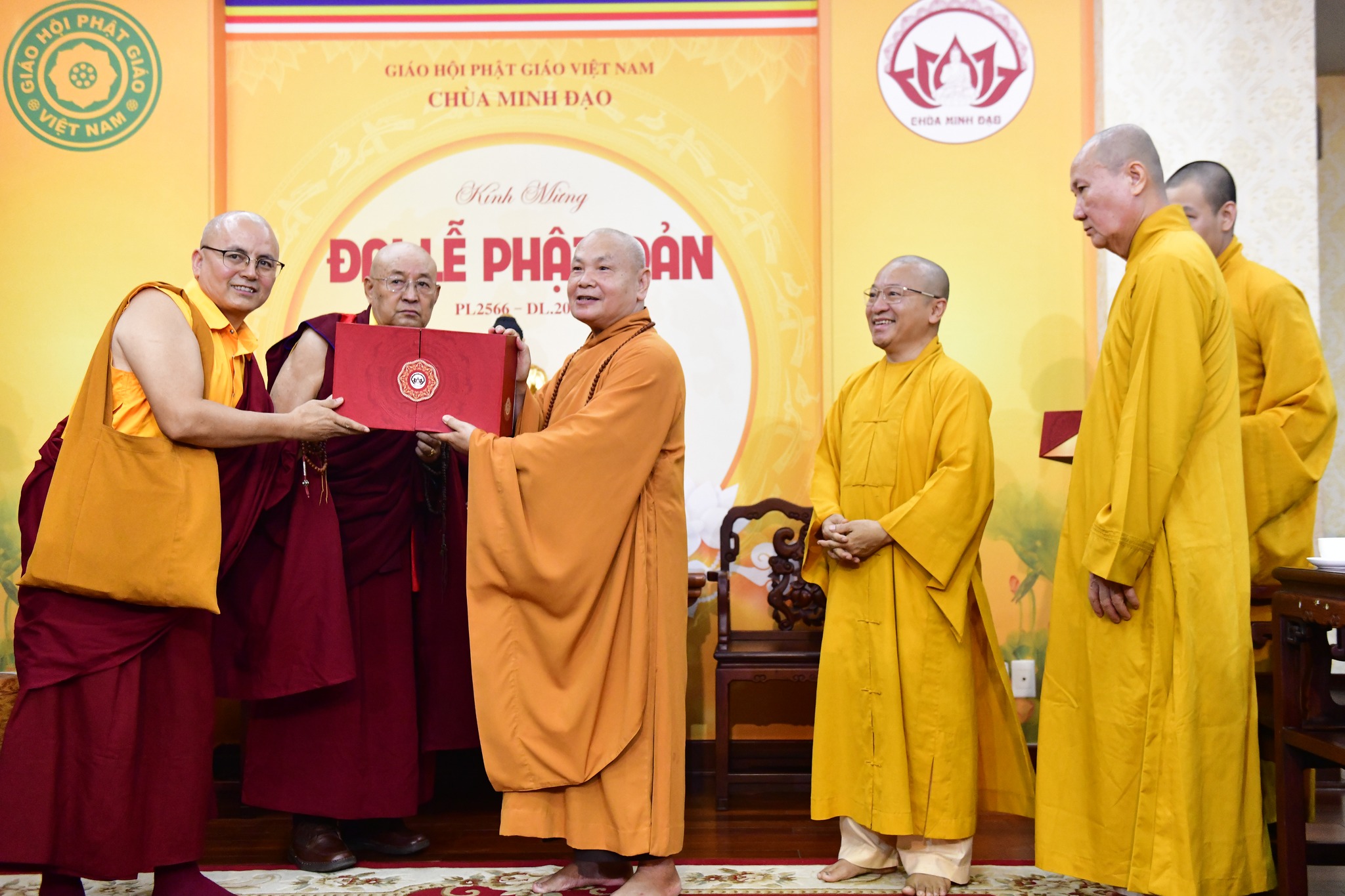 Phái đoàn dòng truyền thừa Drikung Kagyu tiếp kiến HT. Chủ tịch HĐTS GHPGVN