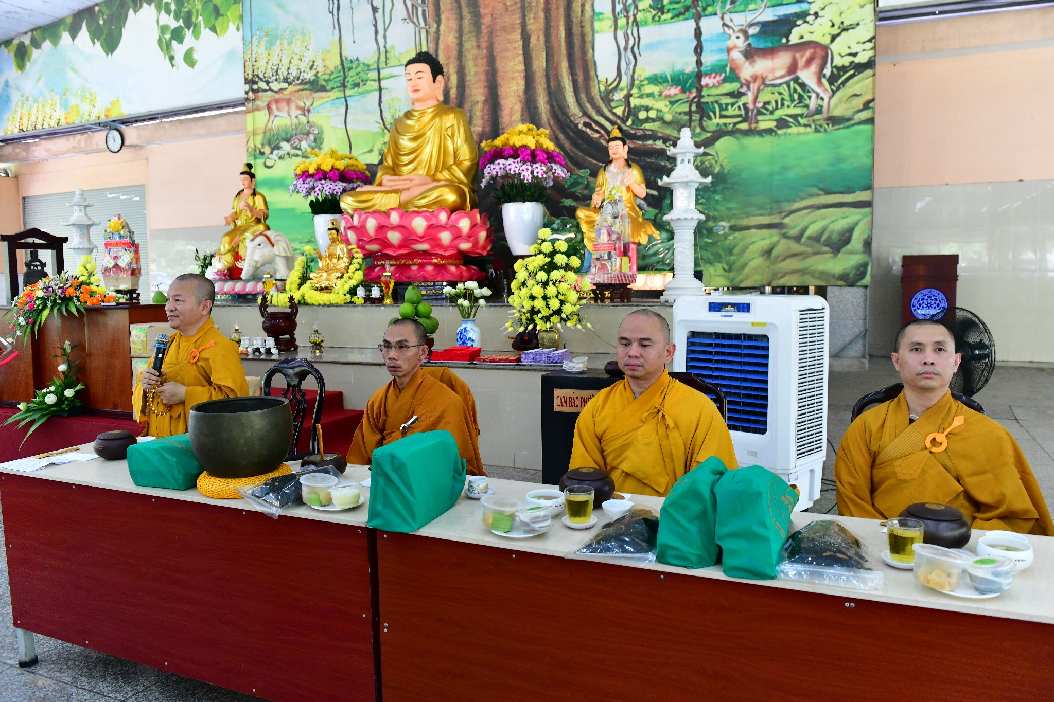 Phái đoàn Phật giáo tỉnh Đồng Tháp cúng dường 650 triệu đồng tại Trường hạ Học viện PGVN tại Tp. HCM