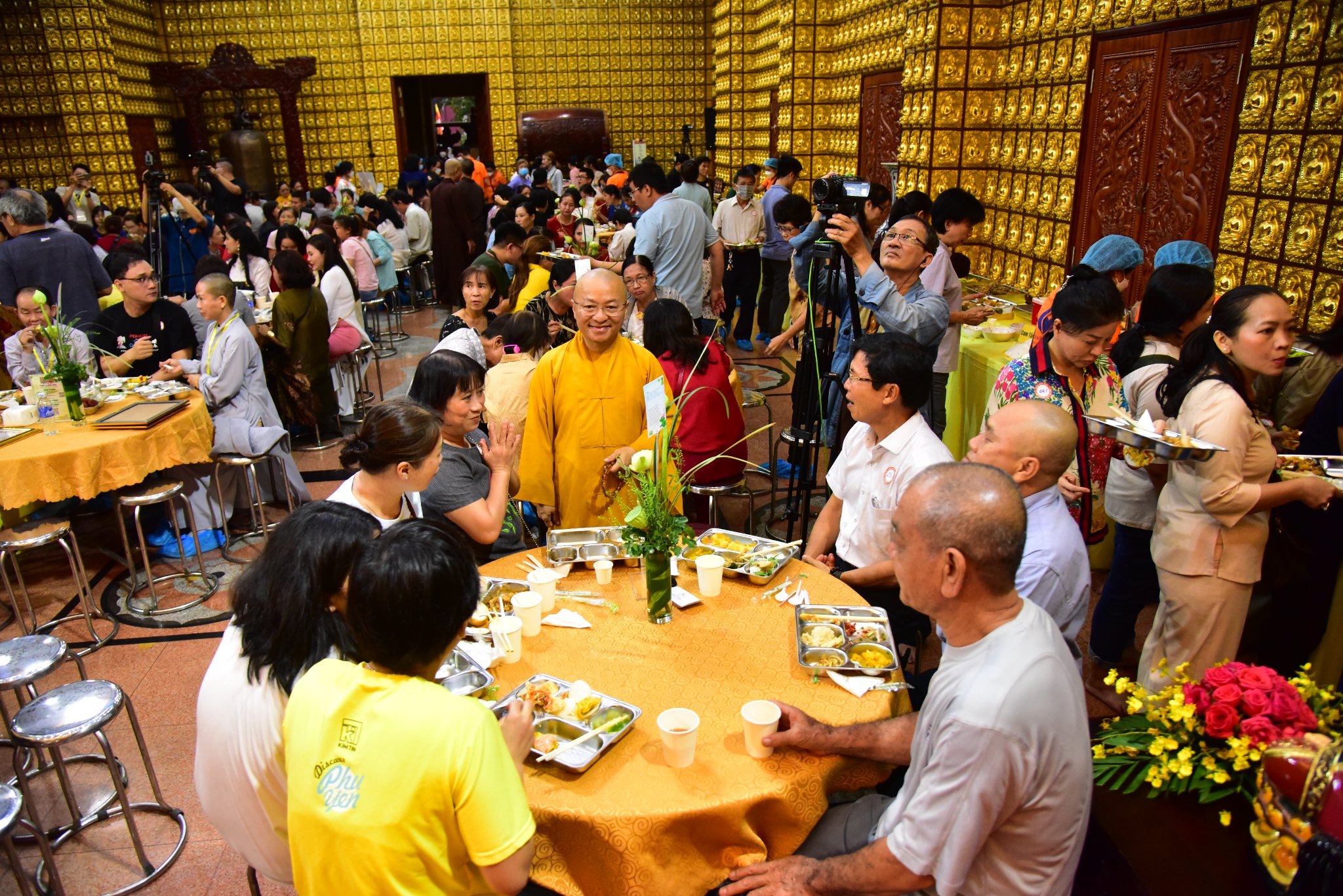 Hơn 1.300 lượt khách tham dự Tiệc Buffet chay gây quỹ xây dựng Chùa Quan Âm Đông Hải
