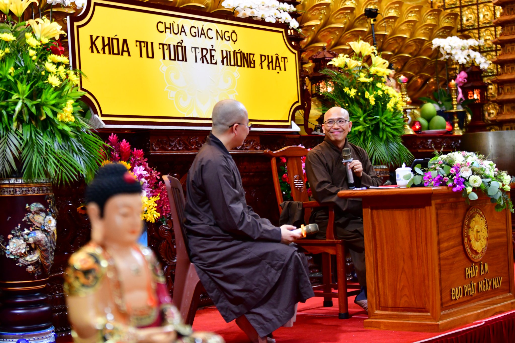TT. Thích Thiện Trí mang nguồn năng lượng an lành đến hơn 500 bạn trẻ tại Chùa Giác Ngộ