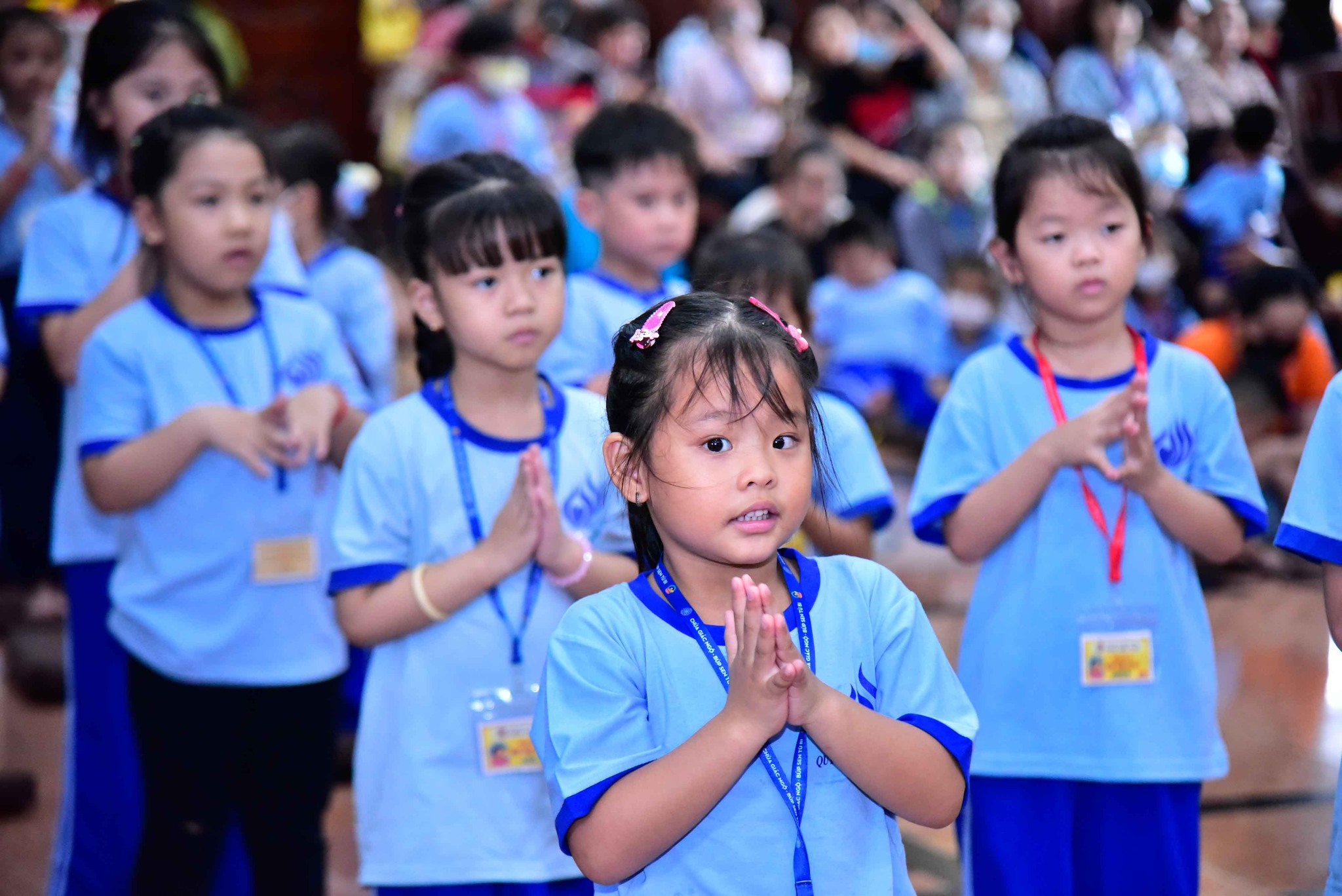 Cha mẹ ơi, cho con đến chùa học tập, vui chơi!