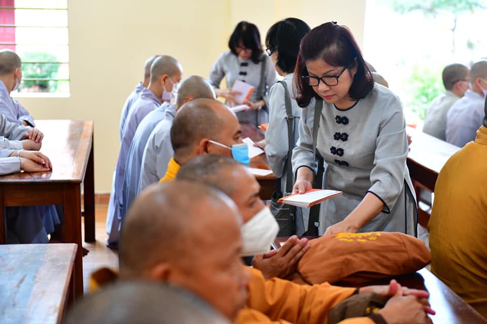 Chùa Giác Ngộ và Quỹ Đạo Phật Ngày Nay cúng dường các trường hạ tại tỉnh Bà Rịa - Vũng Tàu, PL. 2566, DL. 2022