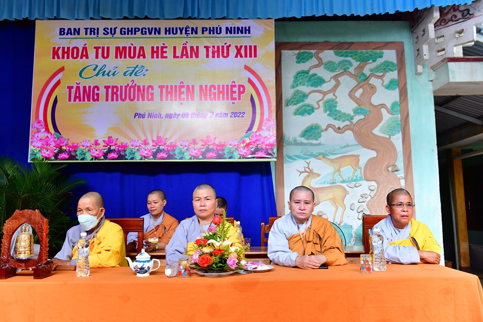 Những điều cần làm trong các ngày lễ quan trọng của kiếp người