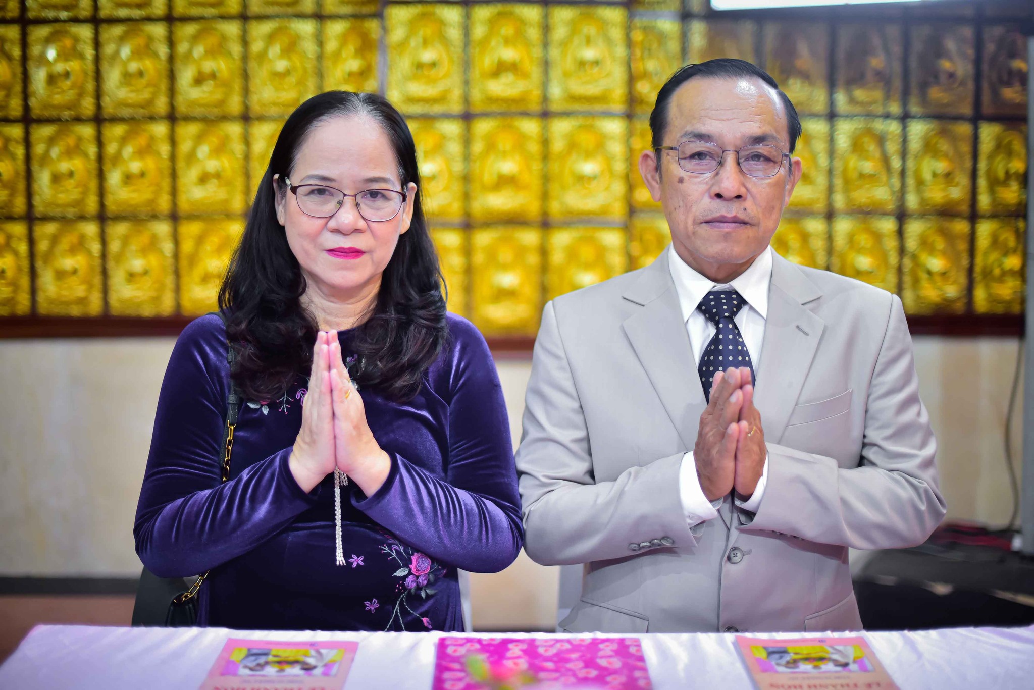 Chung đường đời, chung đường đạo - Vợ chồng hạnh phúc biết bao