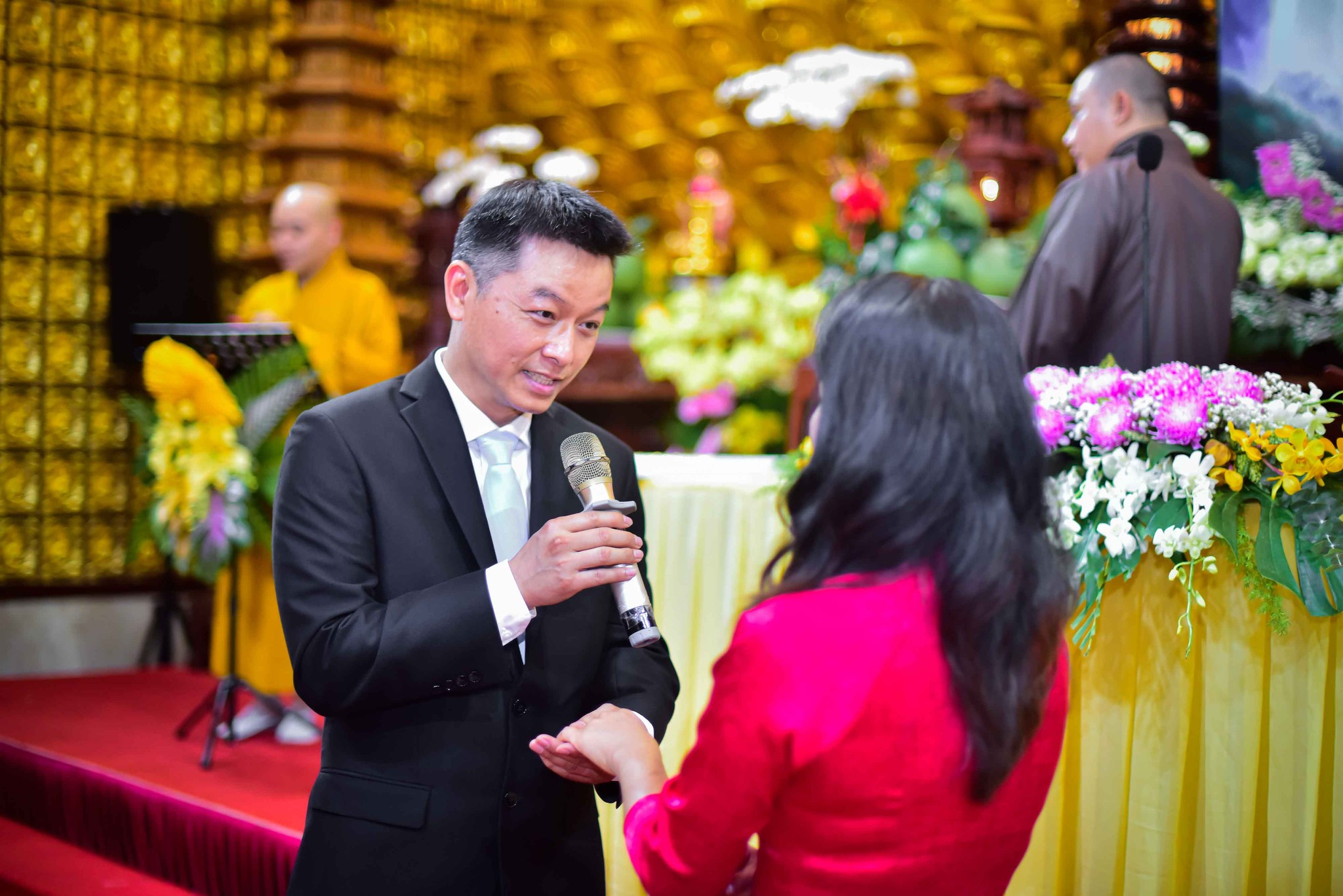 Chung đường đời, chung đường đạo - Vợ chồng hạnh phúc biết bao