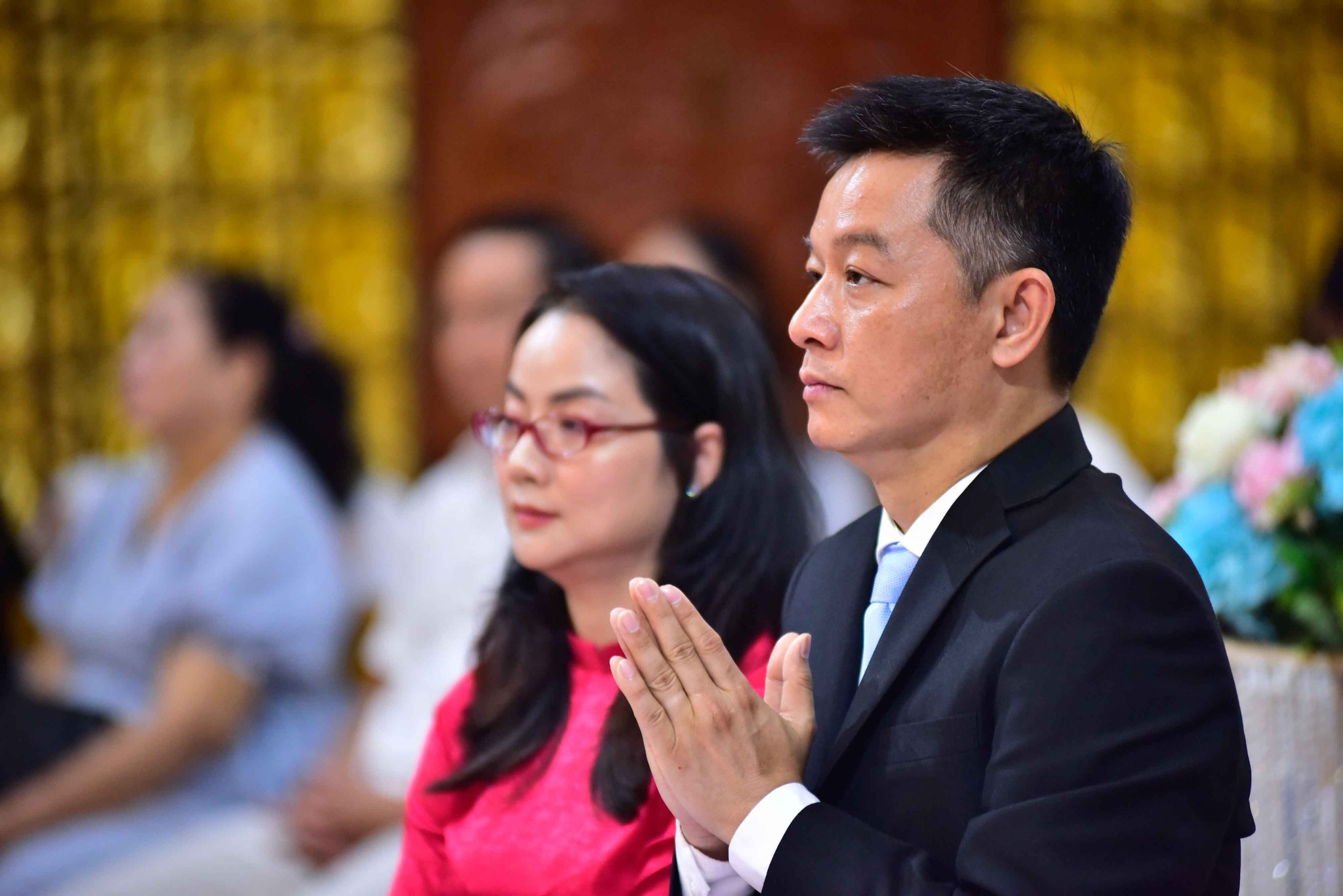 Chung đường đời, chung đường đạo - Vợ chồng hạnh phúc biết bao