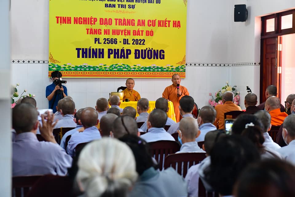 TT. Thích Nhật Từ khích lệ Tăng Ni nỗ lực hoằng pháp lợi sanh thông qua bốn ẩn dụ về người chỉ đường của đức Phật