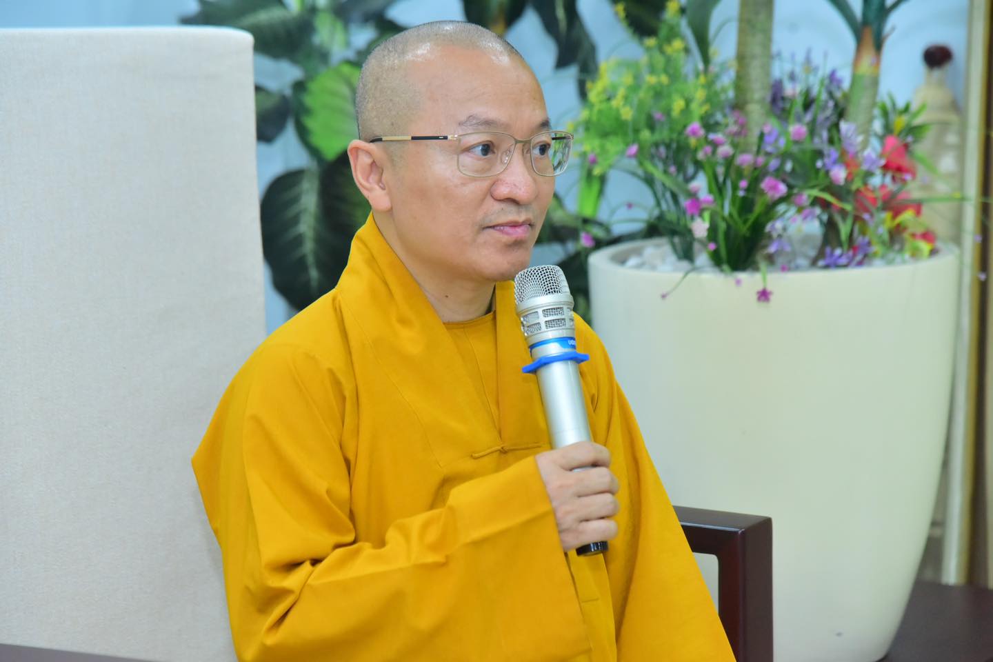 Ban Trị sự GHPGVN huyện Bình Chánh thăm, chúc Tết Học viện Phật giáo Việt Nam tại TP.HCM
