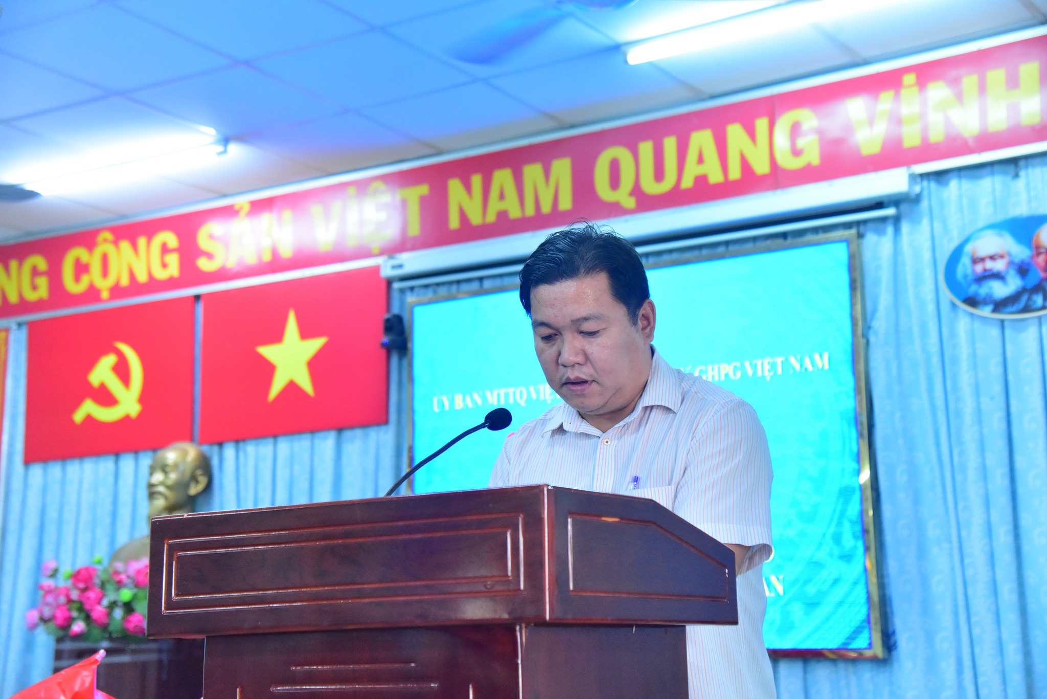 Quỹ Đạo Phật Ngày Nay trao 300 phần quà cho các hộ khó khăn tại xã Phước Vĩnh An huyện Củ Chi