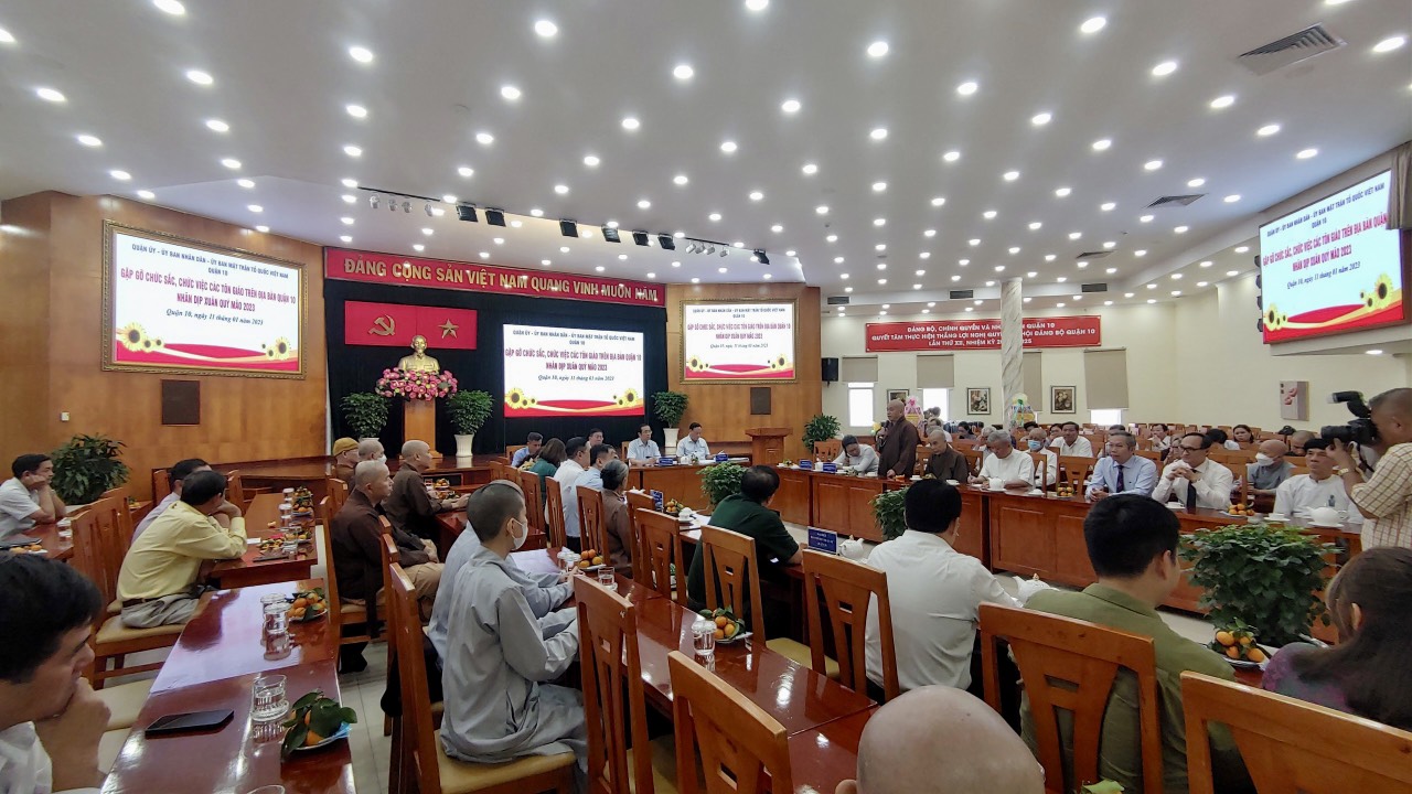 Gặp gỡ các chức sắc tôn giáo trên địa bàn Quận 10
