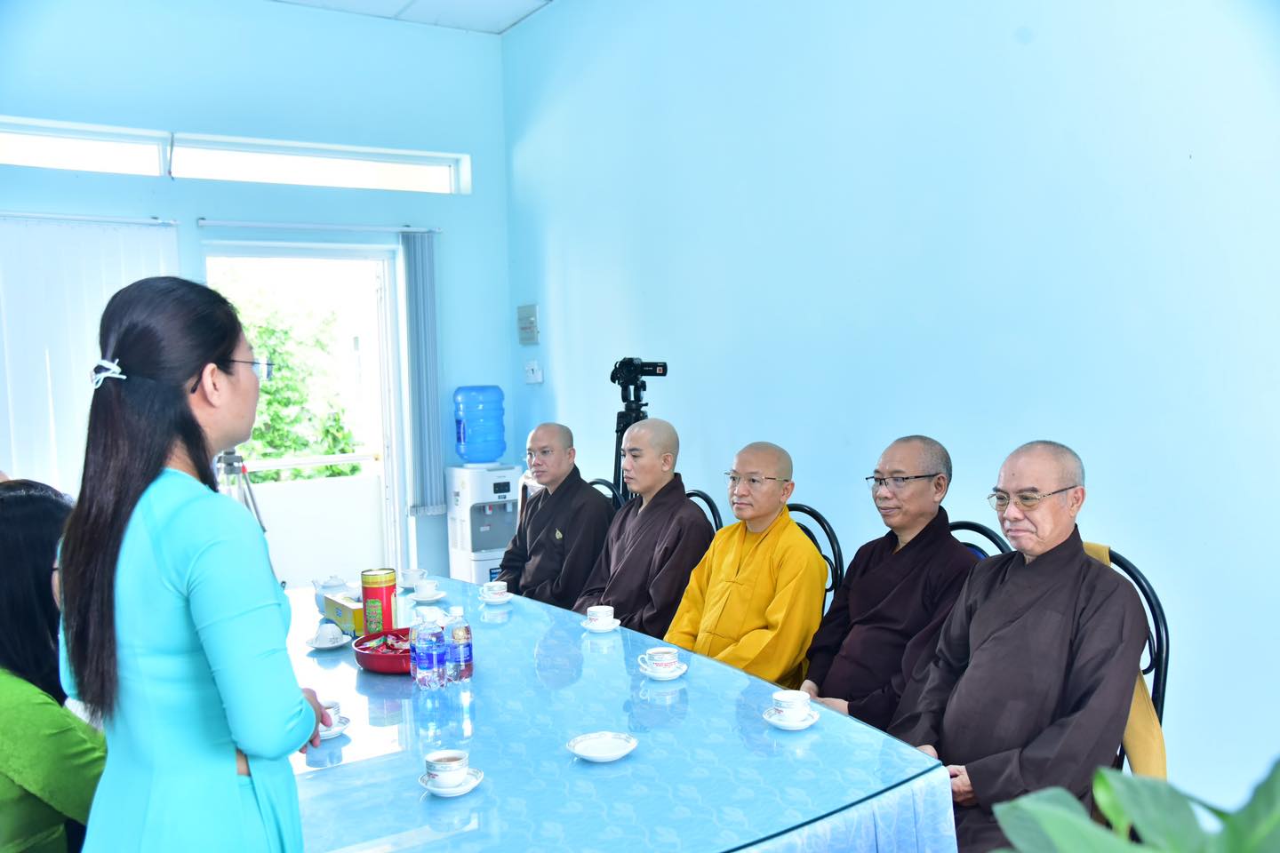 Ban Trị sự GHPGVN TP.HCM và Học viện Phật giáo Việt Nam tại TP.HCM thăm chúc tết lãnh đạo huyện Bình Chánh và xã Lê Minh Xuân