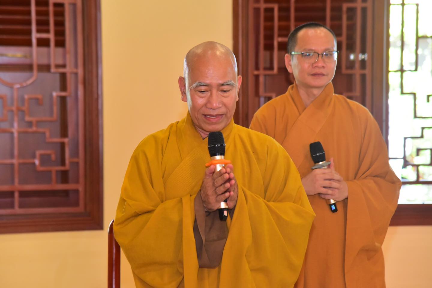 Viện Nghiên cứu Phật học Việt Nam và Học viện Phật giáo Việt Nam tại TP.HCM cúng dường Đại tạng Kinh Phật giáo Việt Nam cho thiền viện Thượng Chiếu
