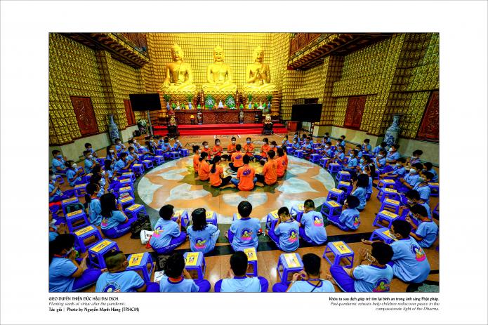 Sách ảnh nghệ thuật “Tuệ giác Phật giáo: Nhân phẩm và Hòa bình” chào mừng Đại lễ Vesak 2025
