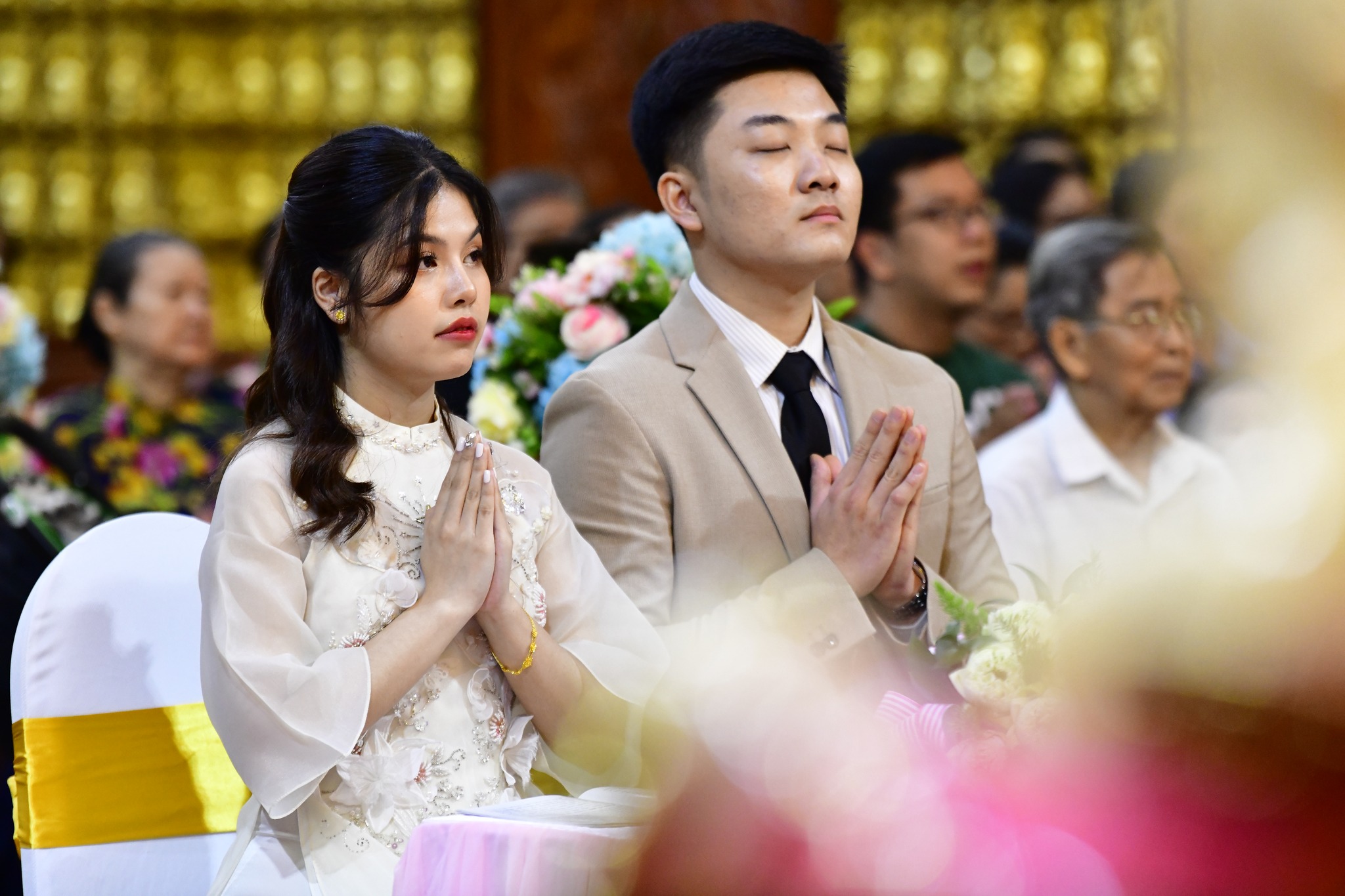 Vợ chồng xem nhau như đóa hoa, hôn nhân hạnh phúc mãi đến già