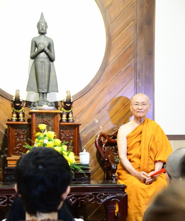 Cung thỉnh Đức Phó Pháp chủ Viên Minh chứng minh Hội thảo “Thiền Vipassana trong đời sống hiện đại”
