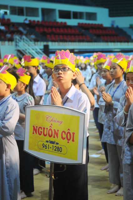Chùm ảnh : Hơn 3200 Bạn trẻ tham dự khóa tu &quot; Hãy Trở Về Nguồn Cội Yêu Thương&quot; tại Tp. Đà Nẵng