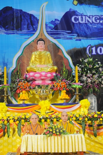 Chùm ảnh : Hơn 3200 Bạn trẻ tham dự khóa tu &quot; Hãy Trở Về Nguồn Cội Yêu Thương&quot; tại Tp. Đà Nẵng