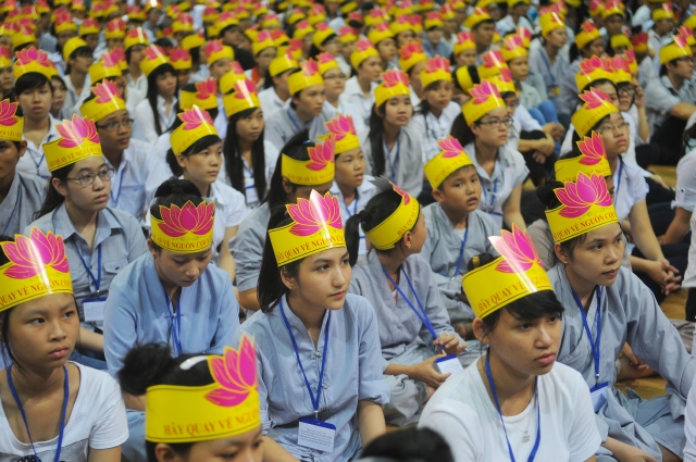 Chùm ảnh : Hơn 3200 Bạn trẻ tham dự khóa tu &quot; Hãy Trở Về Nguồn Cội Yêu Thương&quot; tại Tp. Đà Nẵng