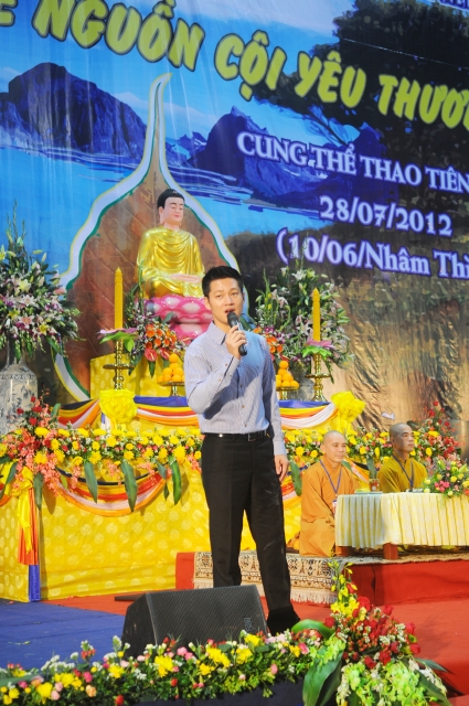 Chùm ảnh : Hơn 3200 Bạn trẻ tham dự khóa tu &quot; Hãy Trở Về Nguồn Cội Yêu Thương&quot; tại Tp. Đà Nẵng