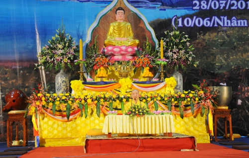 Chùm ảnh : Hơn 3200 Bạn trẻ tham dự khóa tu &quot; Hãy Trở Về Nguồn Cội Yêu Thương&quot; tại Tp. Đà Nẵng