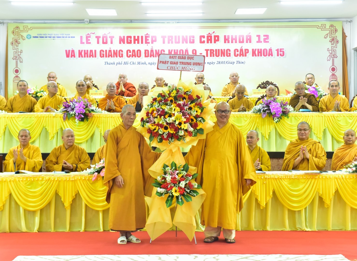 Ban Giáo dục Phật giáo TP.HCM cúng dường đến Trường Trung cấp Phật học TP.HCM