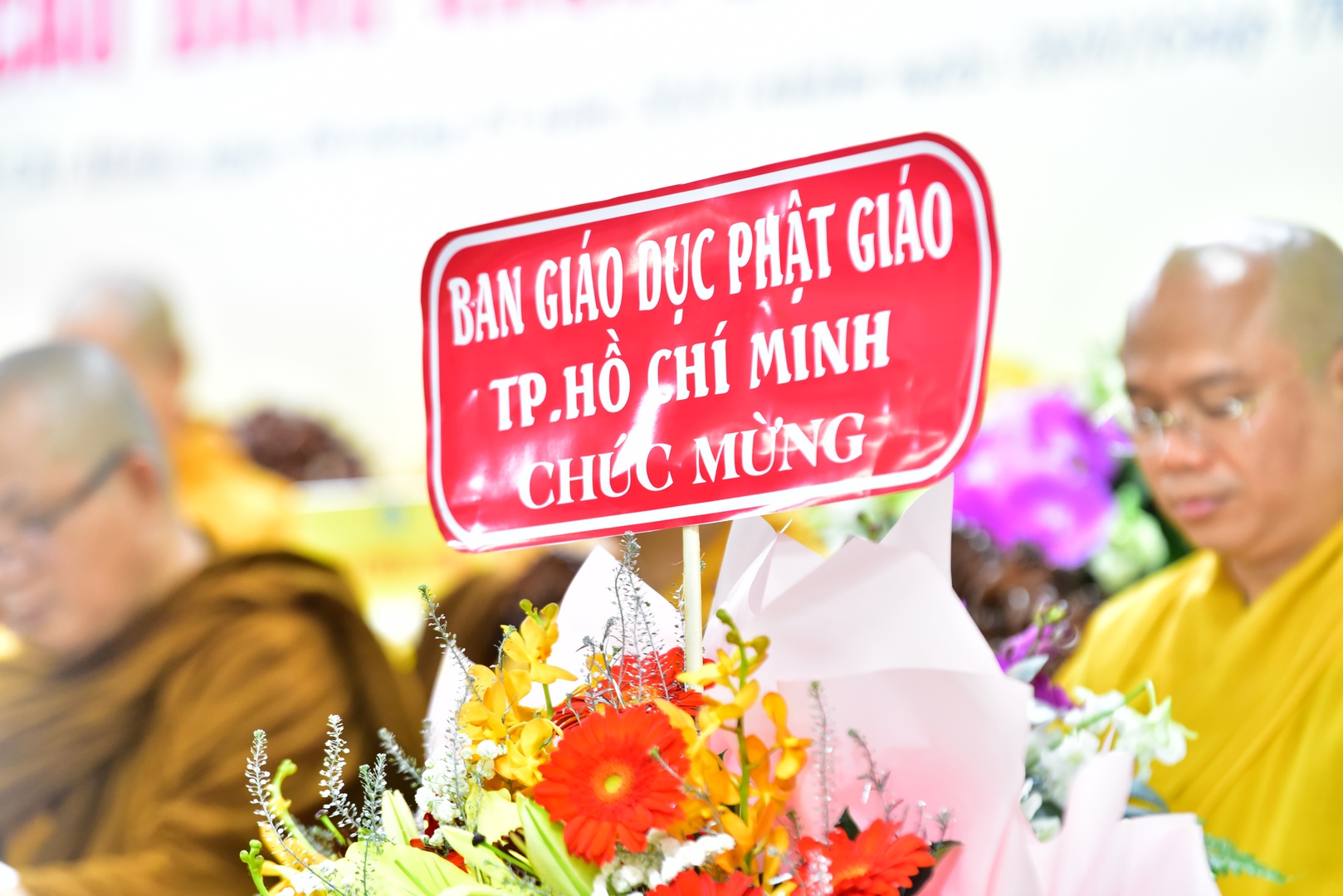Ban Giáo dục Phật giáo TP.HCM cúng dường đến Trường Trung cấp Phật học TP.HCM