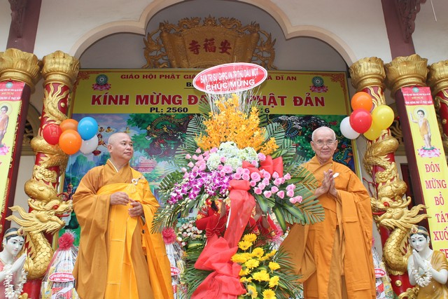 BTSPG thị xã Dĩ An chào mừng đại lễ PD: 2560 - DL: 2016