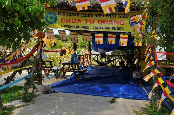 Chùm ảnh : Muôn màu cổng chào tại hội trại Lý Công Uẩn