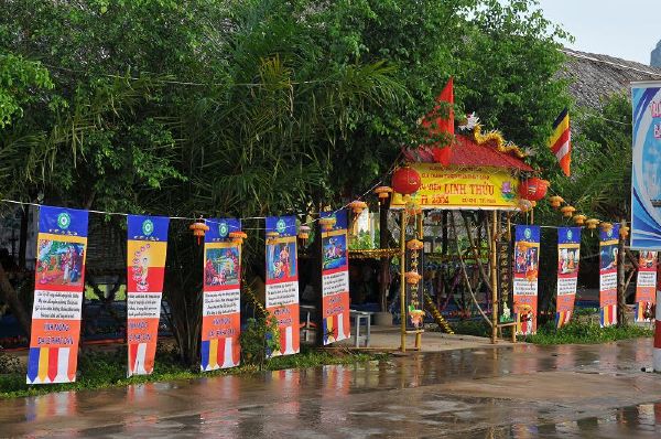 Chùm ảnh : Muôn màu cổng chào tại hội trại Lý Công Uẩn