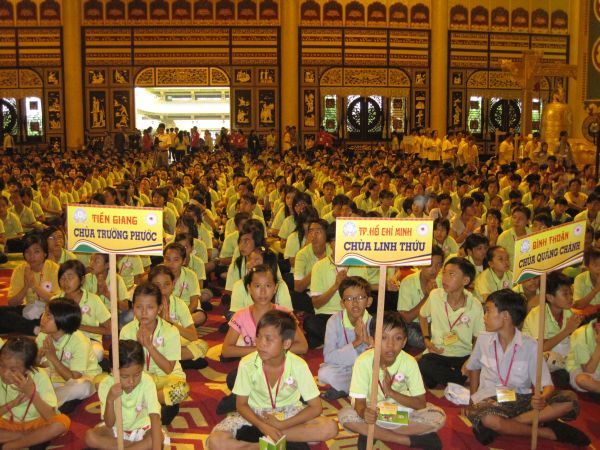 Hội trại Lý Công Uẩn 2010 long trọng tổ chức lễ khai mạc