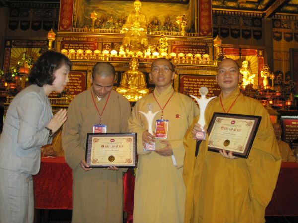 Hội trại Lý Công Uẩn 2010 long trọng tổ chức lễ khai mạc