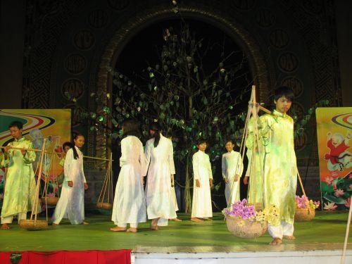 Kết quả cuộc thi chung kết Duyên dáng áo lam và Văn nghệ tối 3/6/2010