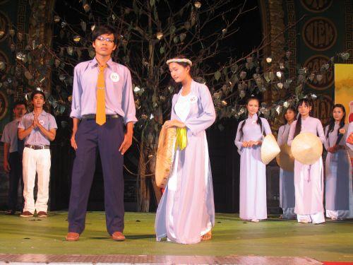 Kết quả cuộc thi chung kết Duyên dáng áo lam và Văn nghệ tối 3/6/2010
