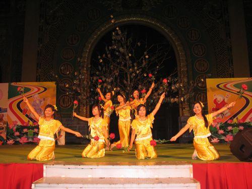 Kết quả cuộc thi chung kết Duyên dáng áo lam và Văn nghệ tối 3/6/2010