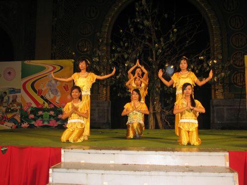 Kết quả cuộc thi chung kết Duyên dáng áo lam và Văn nghệ tối 3/6/2010