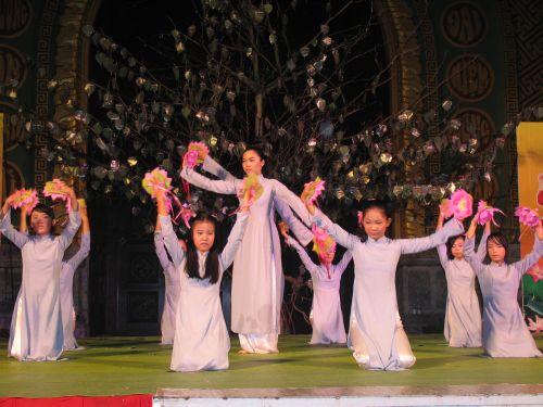 Kết quả cuộc thi chung kết Duyên dáng áo lam và Văn nghệ tối 3/6/2010