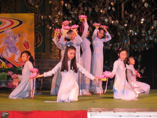 Kết quả cuộc thi chung kết Duyên dáng áo lam và Văn nghệ tối 3/6/2010