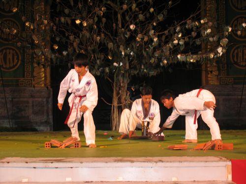 Kết quả cuộc thi chung kết Duyên dáng áo lam và Văn nghệ tối 3/6/2010