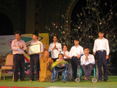 Kết quả cuộc thi chung kết Duyên dáng áo lam và Văn nghệ tối 3/6/2010